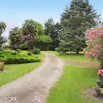 Semi-detached House On A Vineyard, Talais